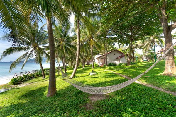 Camping de luxe vs hôtel 5 étoiles : lequel choisir ?